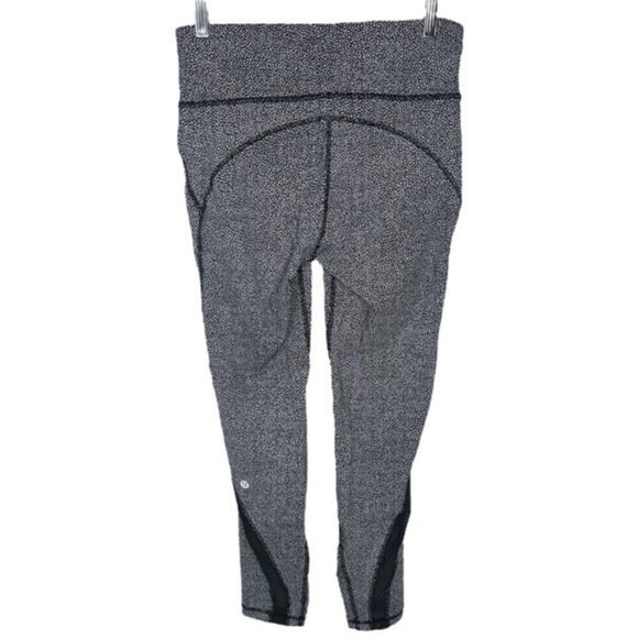 Lululemon Invigorate 7/8 Tight Chakra Print Alpine White Black Luxtreme - Size 8 - Picture 4 of 7